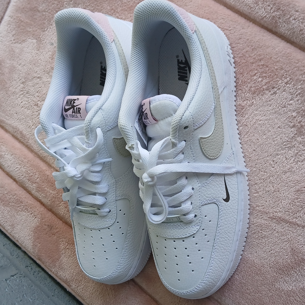 Nike White Air Force 1 Sneakers Iconic Design